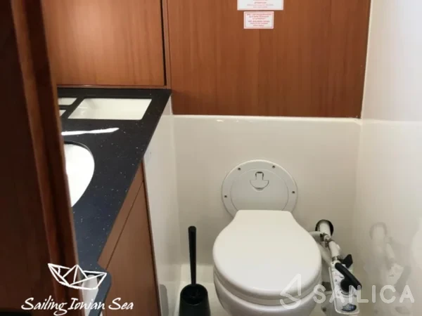 Bavaria 45 Cruiser - Yacht Charter Sailica