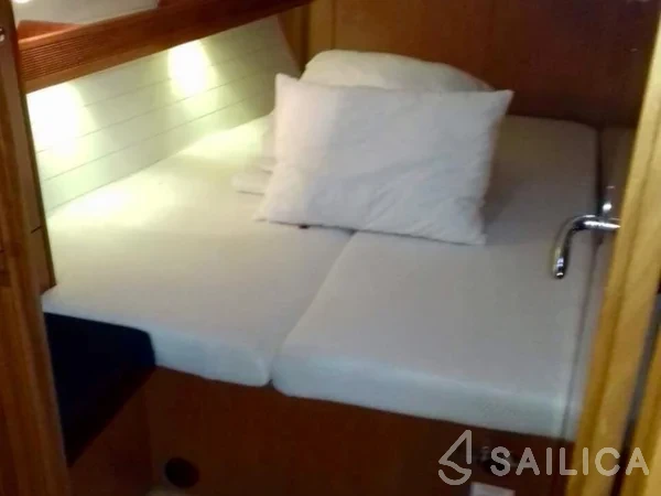 Bavaria 45 Cruiser - Yacht Charter Sailica