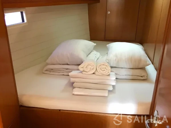 Bavaria 45 Cruiser - Yacht Charter Sailica
