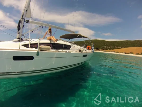 Sun Odyssey 42 DS - Yacht Charter Sailica