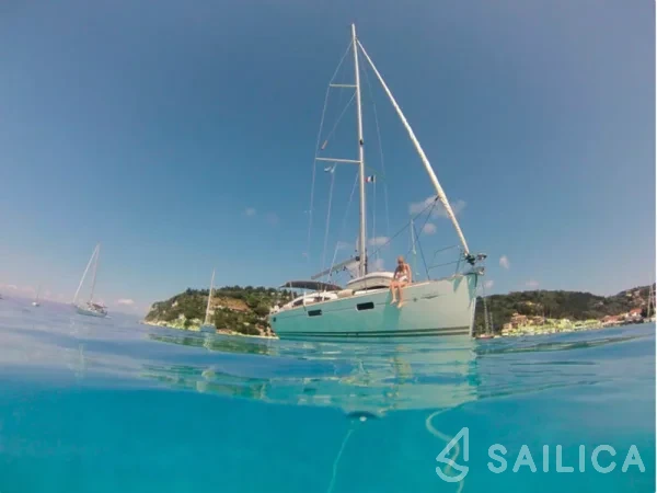 Sun Odyssey 42 DS - Yacht Charter Sailica