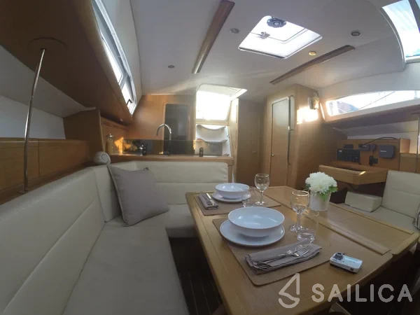 Sun Odyssey 42 DS - Yacht Charter Sailica