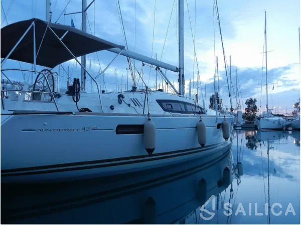 Sun Odyssey 42 DS - Yacht Charter Sailica