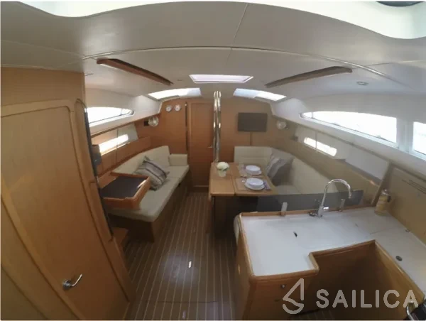 Sun Odyssey 42 DS - Yacht Charter Sailica