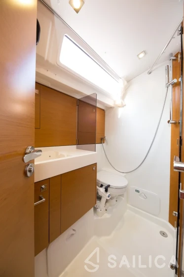 Sun Odyssey 509 - Yacht Charter Sailica