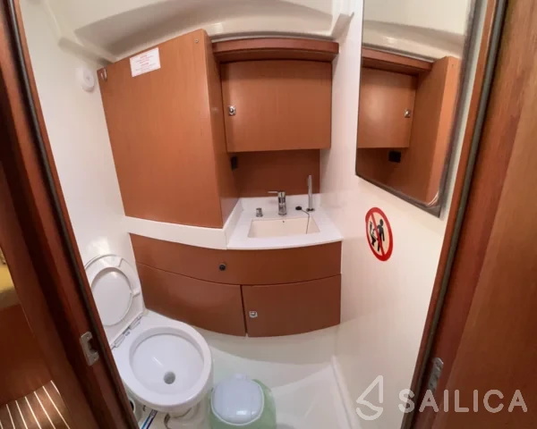 Bavaria C45 - Yacht Charter Sailica