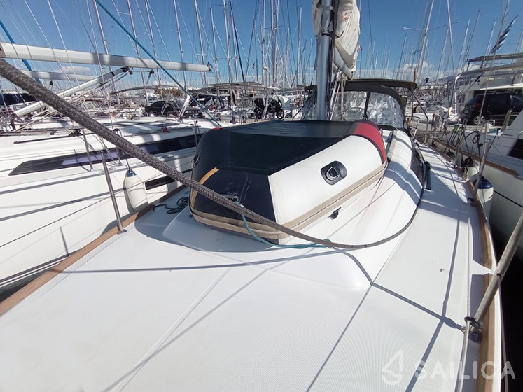 Oceanis 37 - Yacht Charter Sailica