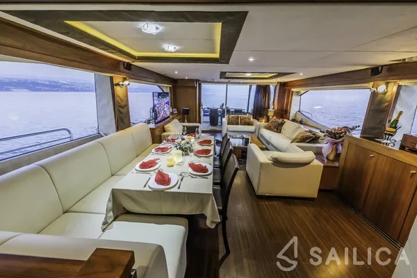 Sunseeker 86 - Yacht Charter Sailica
