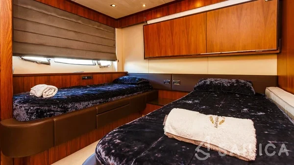 Sunseeker 86 - Yacht Charter Sailica