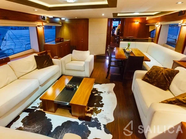 Sunseeker 86 - Yacht Charter Sailica