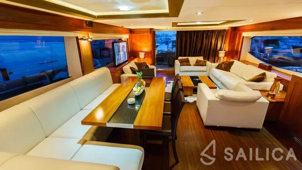 Sunseeker 86 - Yacht Charter Sailica