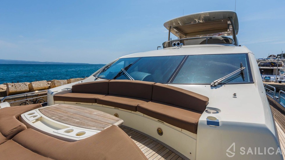 Sunseeker 86 - Yacht Charter Sailica