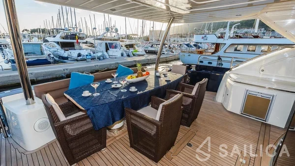 Sunseeker 86 - Yacht Charter Sailica
