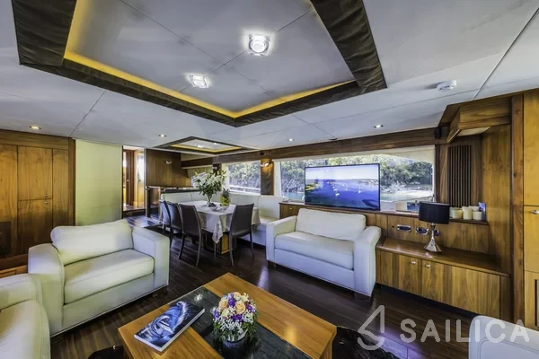 Sunseeker 86 - Yacht Charter Sailica