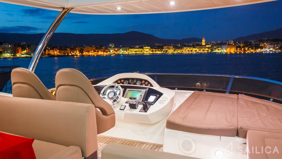 Sunseeker 86 - Yacht Charter Sailica