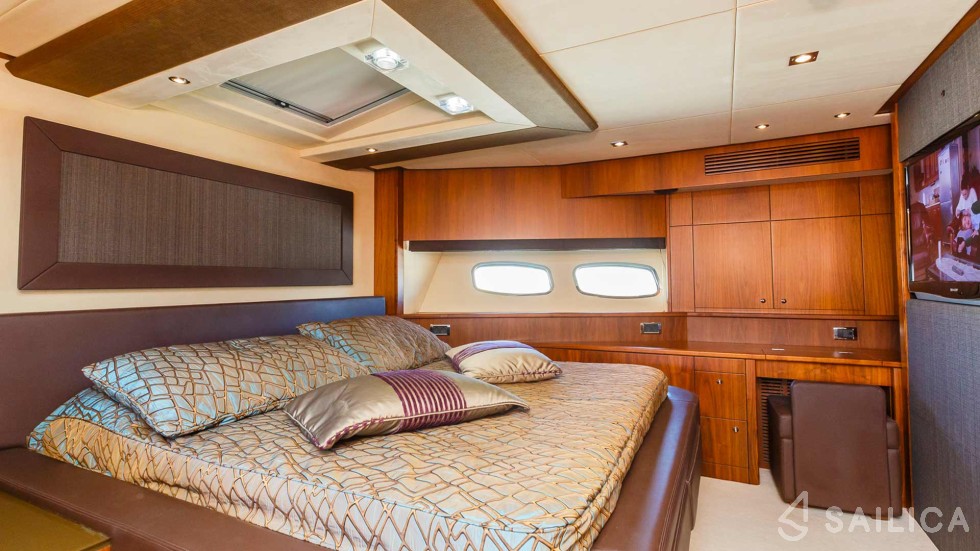 Sunseeker 86 - Yacht Charter Sailica