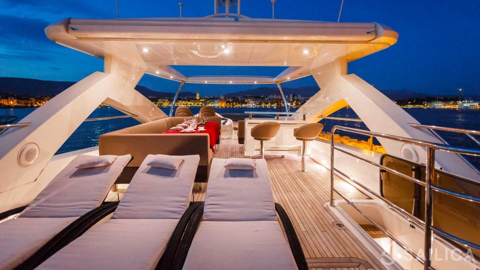 Sunseeker 86 - Yacht Charter Sailica