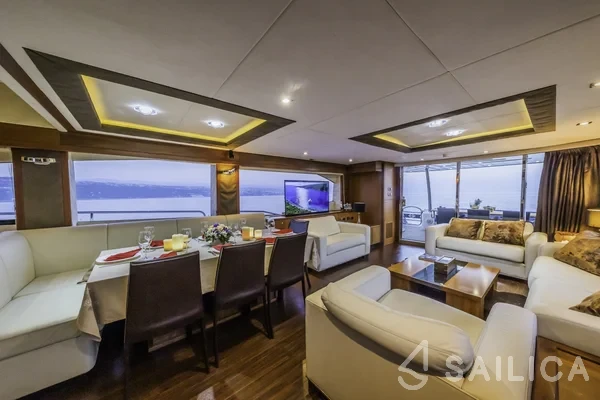 Sunseeker 86 - Yacht Charter Sailica