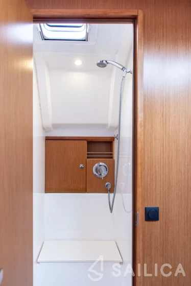 Bavaria 51 Cruiser - Yacht Charter Sailica