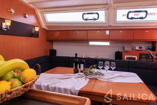 Bavaria 46 Cruiser - Photo #81 Bavaria 46 Cruiser - Yacht Charter Sailica
