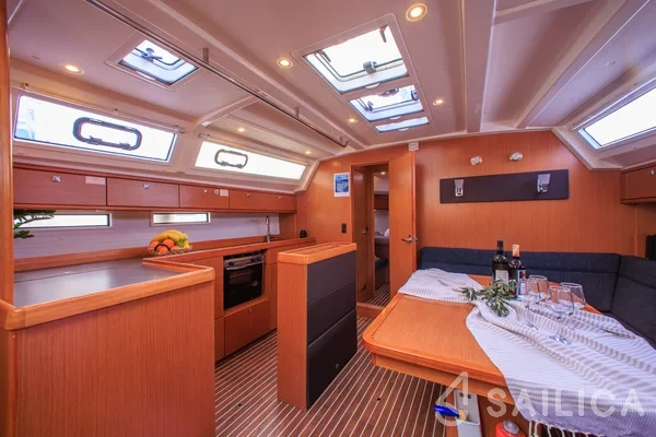 Bavaria 46 Cruiser - Photo #76 Bavaria 46 Cruiser - Yacht Charter Sailica
