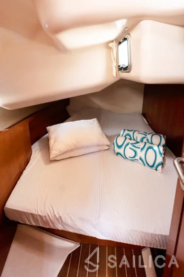 Sun Odyssey 49DS - Yacht Charter Sailica