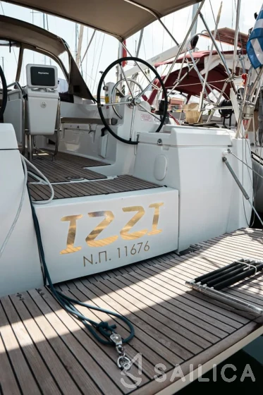 Sun Odyssey 419 - Yacht Charter Sailica