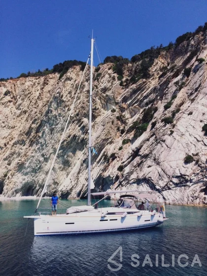 Sun Odyssey 419 - Yacht Charter Sailica