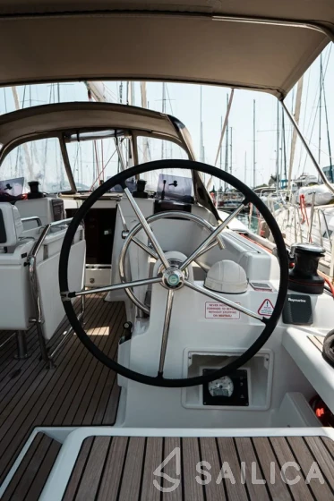 Sun Odyssey 419 - Yacht Charter Sailica