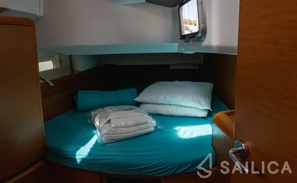 Sun Odyssey 419 - Yacht Charter Sailica
