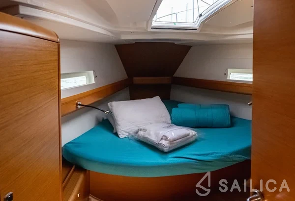 Sun Odyssey 419 - Yacht Charter Sailica