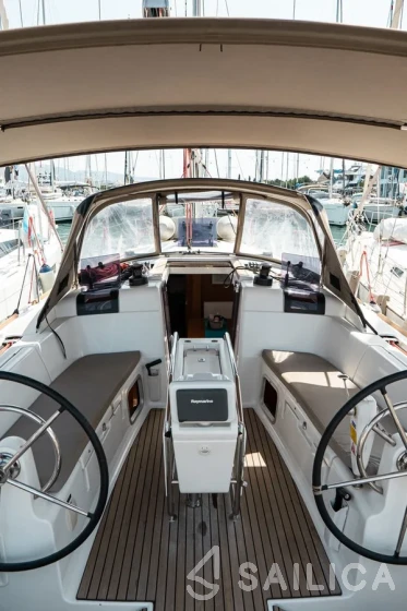 Sun Odyssey 419 - Yacht Charter Sailica
