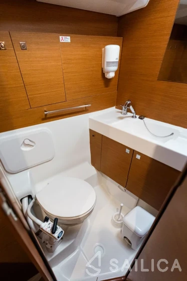 Sun Odyssey 479 - Yacht Charter Sailica