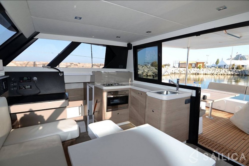 Aventura 34 - Yacht Charter Sailica