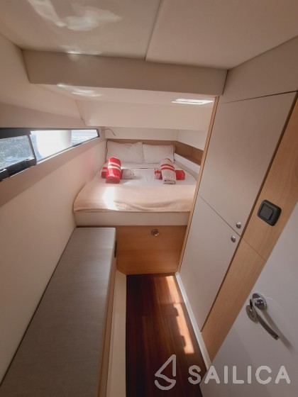 Aventura 34 - Yacht Charter Sailica