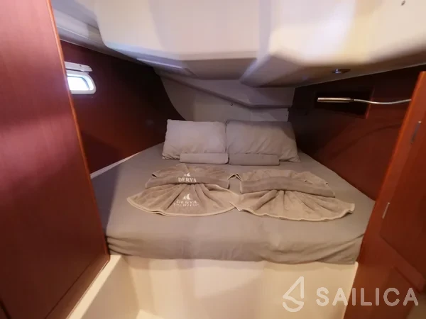 Hanse 455 - Yacht Charter Sailica