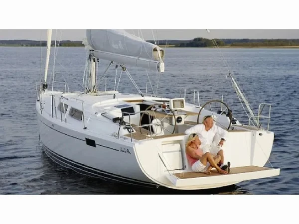 Hanse 455 - Yacht Charter Sailica