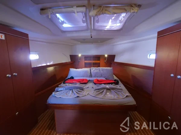 Hanse 455 - Yacht Charter Sailica