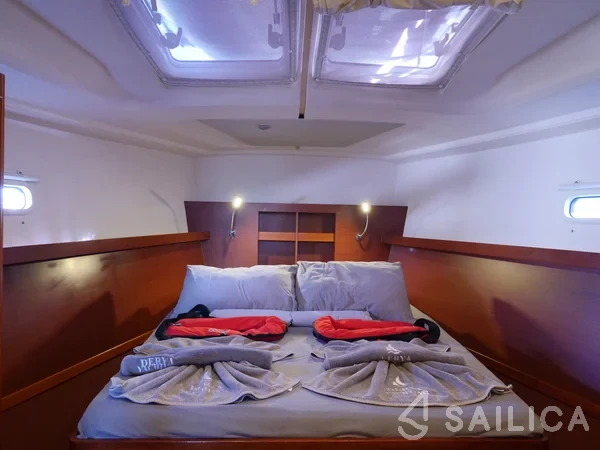 Hanse 455 - Yacht Charter Sailica