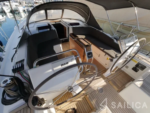 Hanse 455 - Yacht Charter Sailica