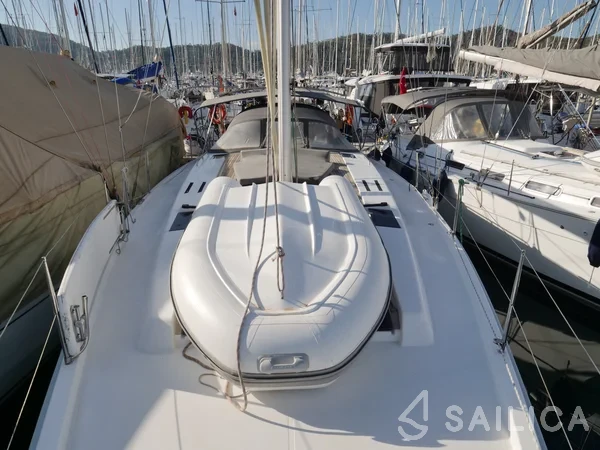 Hanse 455 - Yacht Charter Sailica