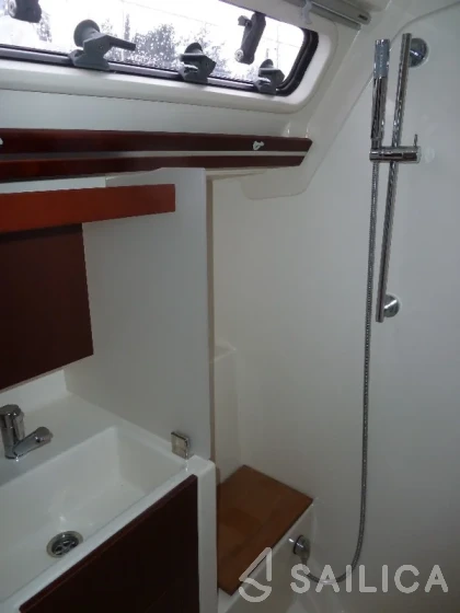 Hanse 375 - Yacht Charter Sailica