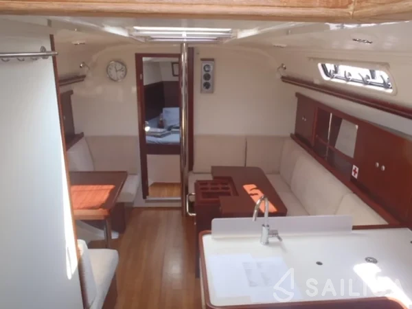 Hanse 375 - Yacht Charter Sailica