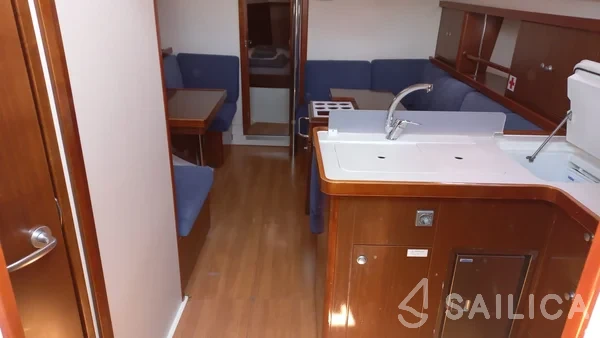 Hanse 375 - Yacht Charter Sailica