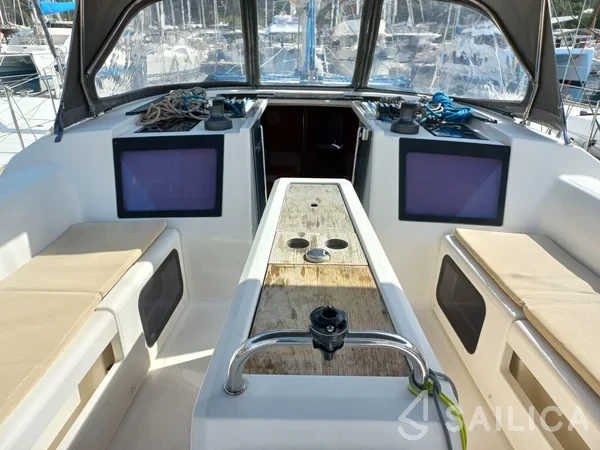 Dufour 410 GL - Yacht Charter Sailica