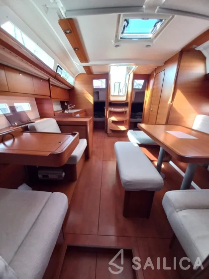 Dufour 410 GL - Yacht Charter Sailica