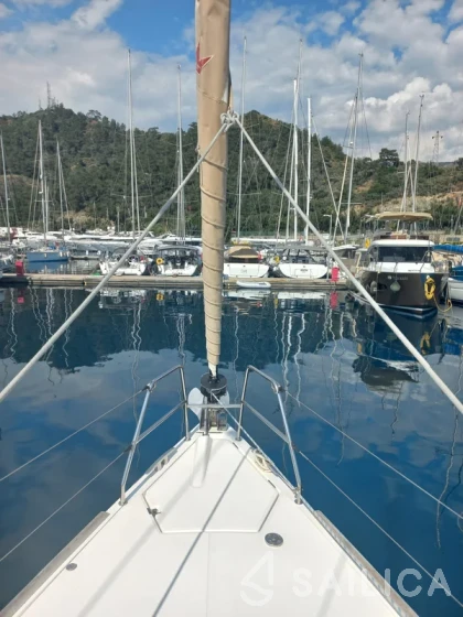 Dufour 410 GL - Yacht Charter Sailica