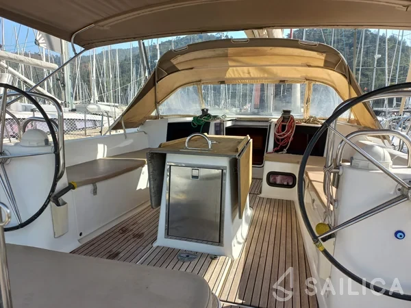 Dufour 450 GL - Yacht Charter Sailica