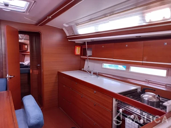 Dufour 450 GL - Yacht Charter Sailica