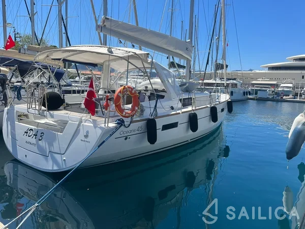 Oceanis 45 - Yacht Charter Sailica